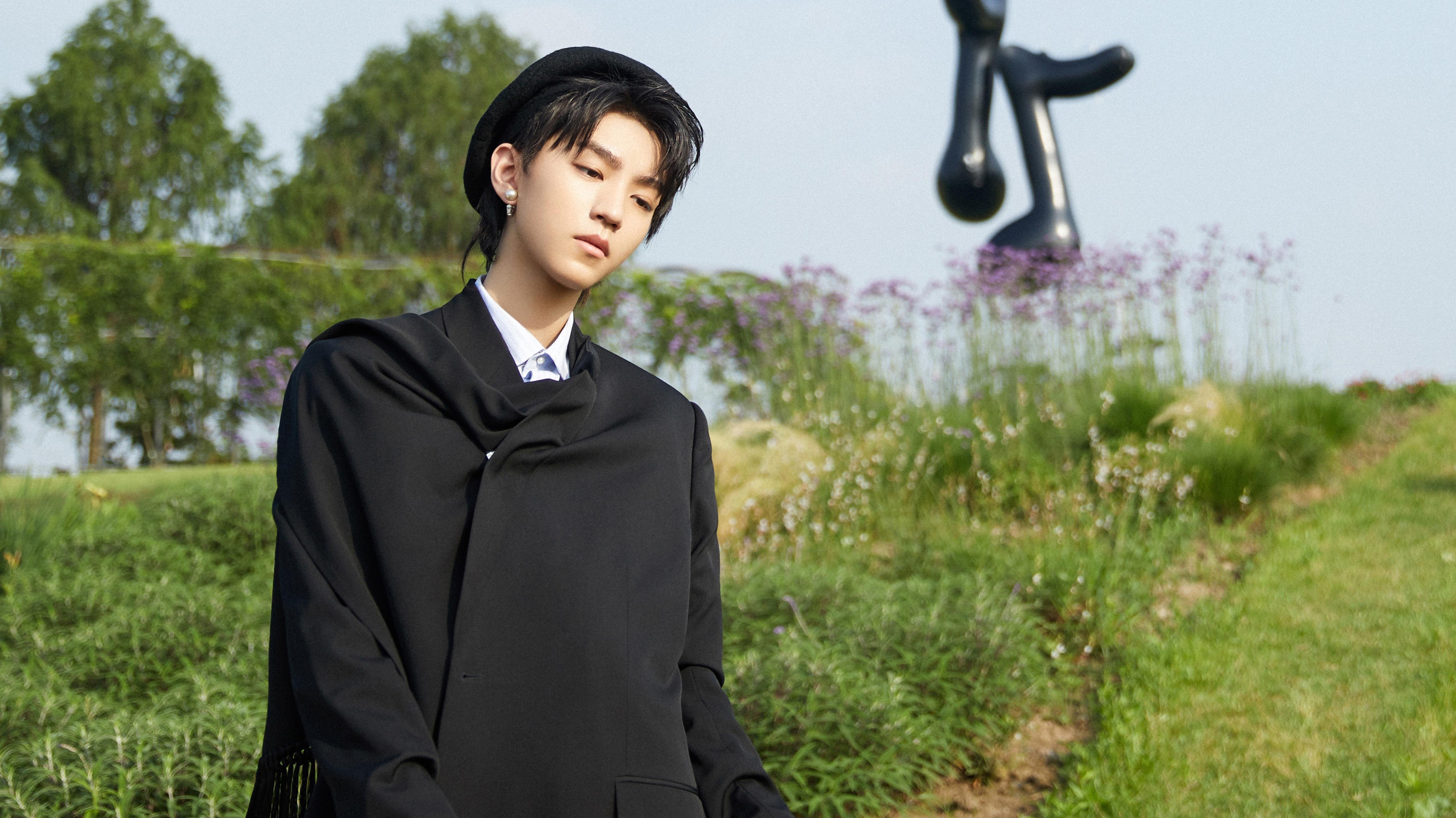 爱游戏内容中心-“快艇冲浪：东三叉湖赛场成为极速竞速的最佳舞台”