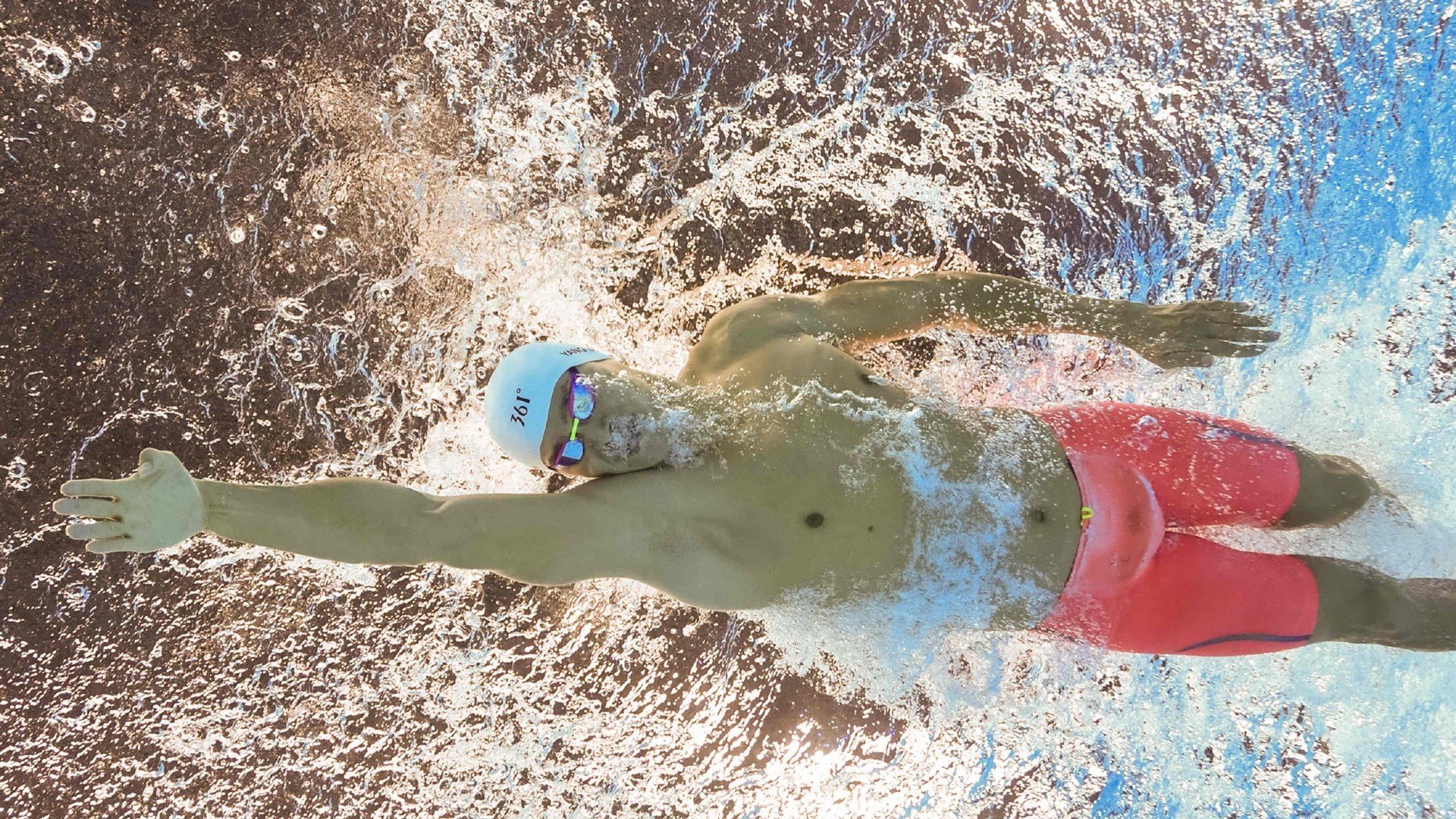 爱游戏在线-“超越极限：冲破天气与地形的速度奇迹”，超越极限视频